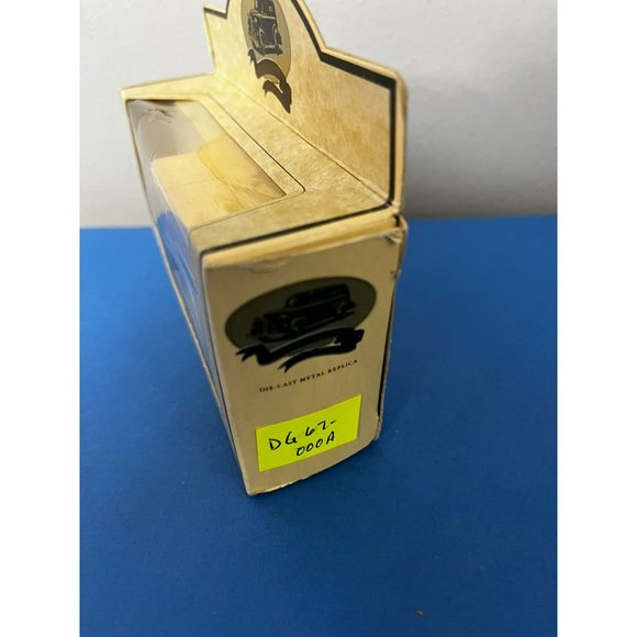 Vintage LLEDO DAYS GONE DIECAST 1935 FORD 3T ARTICULATED TRUCK DUNLOP - Picture 5 of 7